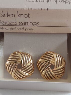 Vintage Avon Golden Knot Stud Earrings - Gold